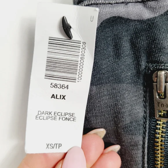 🆕️ TNA Alix grey camo pants - Picture 7 of 8